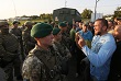 На границе сторонников политика встречал кордон украинских силовиков